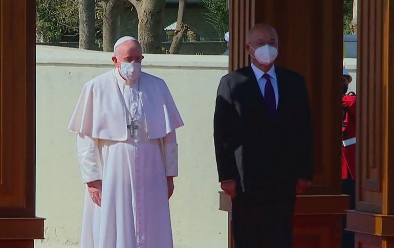 President Barham Salih (right) receives Pope Francis at the Presidential Palace in Baghdad. Photo: screengrab