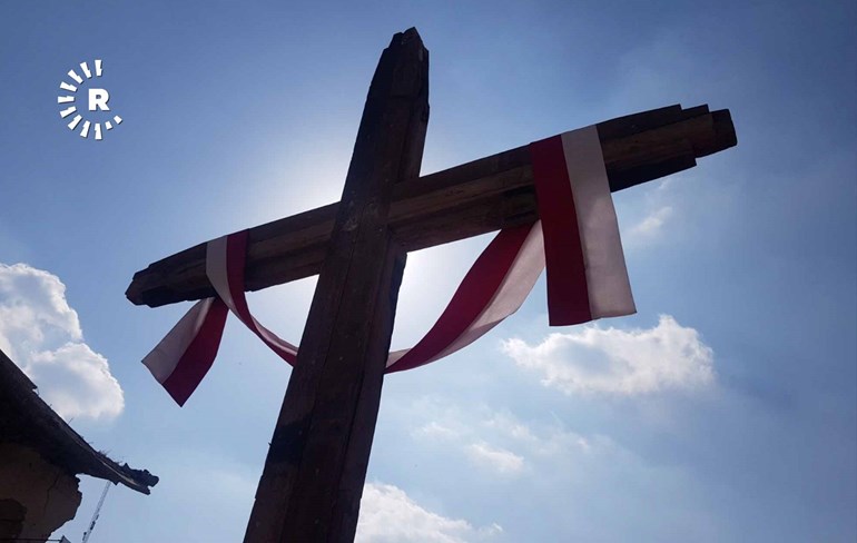 A decorated cross in Mosul's Church Square on March 6, 2021, in preparation for the pope's visit. Photo: Bilind T. Abdullah / Rudaw