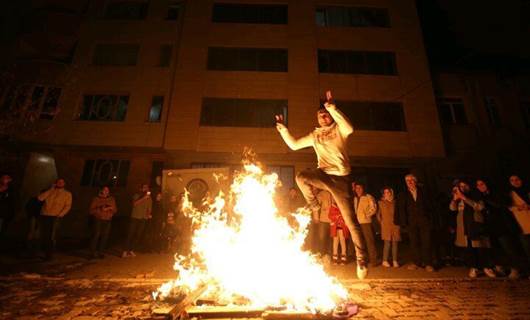 İran’da ‘Kızıl Çarşamba' kanlı geçti: 9 ölü, binlerce yaralı!