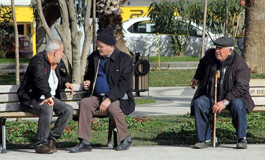 Türkiye'de yaşlı nüfus 5 yılda yüzde 22,5 arttı