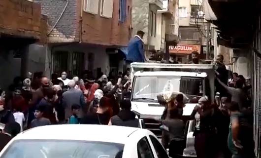 Ücretsiz patates izdihamı Diyarbakır'da da yaşandı