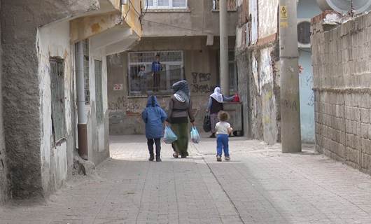 Kurdish families struggle in poverty in Diyarbakir