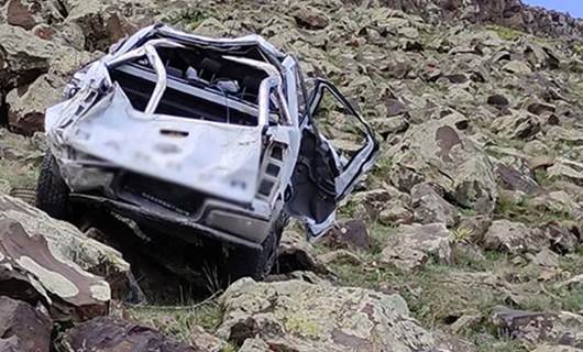 Kars'ta araç devrildi; Biri astsubay 4 kişi öldü, bir asker yaralandı