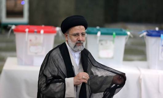 İran'da seçimi muhafazakar aday Yargı Erki Başkanı İbrahim Reisi kazandı