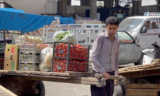 Iraqi checkpoints bar Kurdish traders from exporting vegetables, fruits