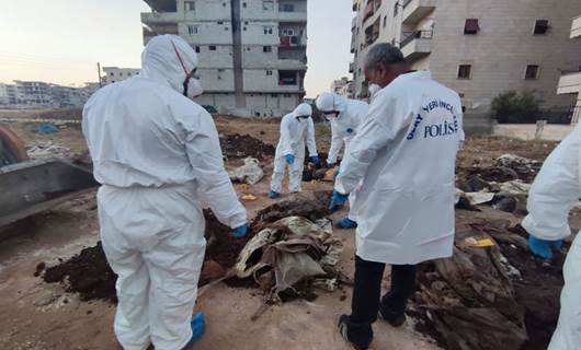 Efrin'de 35 kişinin gömüldüğü toplu mezar bulundu