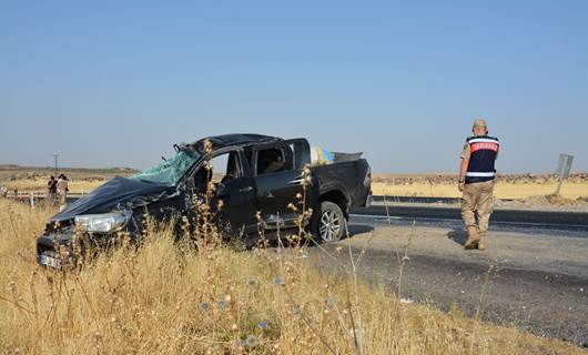 Urfa'da kamyonet devrildi: 2 ölü, 3 yaralı
