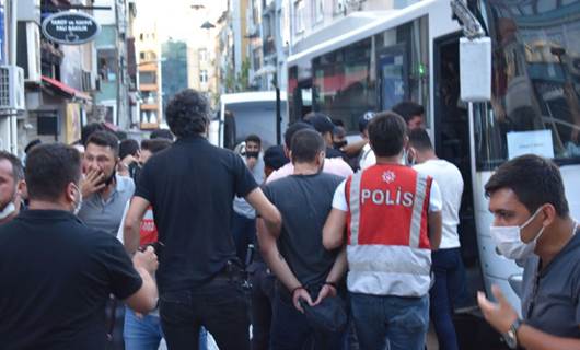 Ankara, İzmir ve İstanbul’da Suruç katliamı anmalarına polis müdahale etti