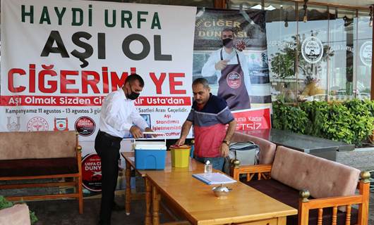 Urfa’da aşı olanlara ciğer kebabı ikram ediliyor