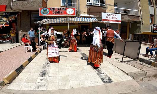 Ankara’da Alevi Kürtler aşure lokması paylaştı, semah döndü