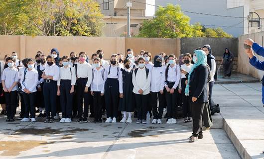 FOTO – Erbil’deki Bahar Kız Lisesi öğrencilerinin ilk ders heyecanı