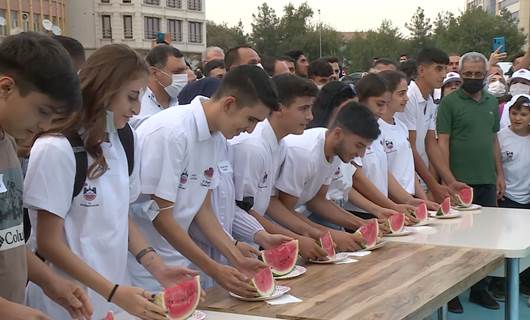 Diyarbakir promotes unique watermelons with traditional festival