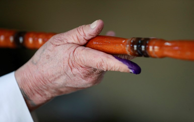 An Iraqi voter shows his inked finger after casting his ballot at a polling station in Baghdad on October 10, 2021. Photo: Ahmad Al-Rubaye / AFP