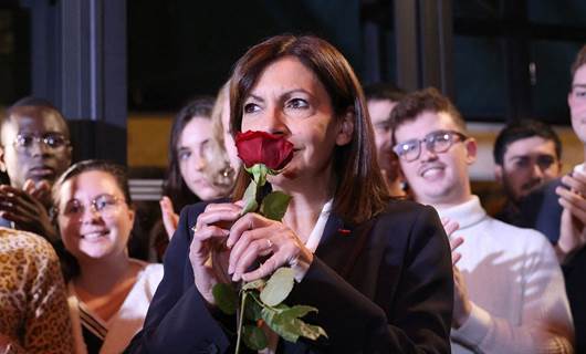 Paris Belediye Başkanı Anne Hidalgo Fransa'nın cumhurbaşkanı adayı oldu