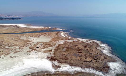 Kuraklık, Van Gölü'nün 10 kilometresini yuttu