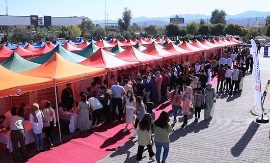 Nearly 1,000 hopefuls apply for work at Zakho job fair