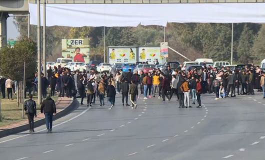 Kürdistan Bölgesi’nde üniversite öğrencileri ‘burs’ için gösteri düzenliyor