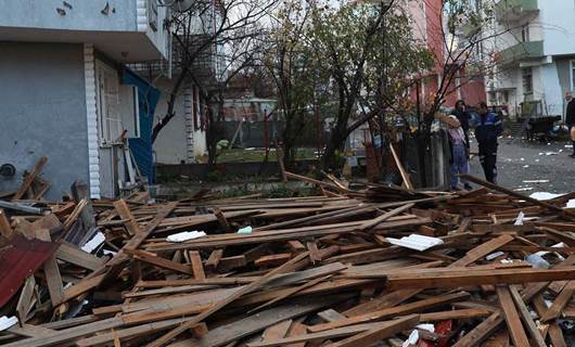 FOTO – İstanbul ve çevre illerde fırtına etkili olmaya devam ediyor