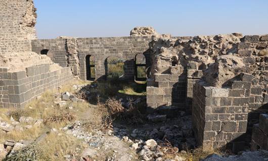 Koşka Hikumdarê Merwaniyan li nav Sûrên Amedê