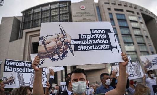 RSF: Li Tirkiye ragihandin ji sedî 90 di bin kontrola hikûmeta AKPê de ye