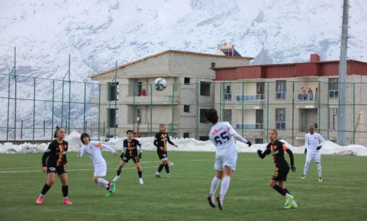 Hakkari kadın futbol takımı Kayseri’yi 4-0 yendi