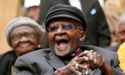 Nobel ödüllü başpiskopos Desmond Tutu hayatını kaybetti