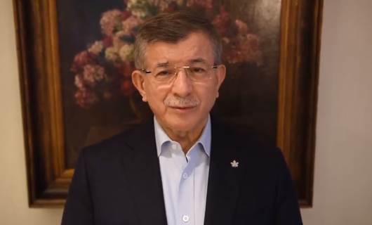 Davutoglu: Desthilat dibêje 'nirxan erzan bikin' lê ew bixwe giran dike