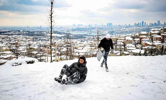 İstanbul kar altında; çok sayıda sefer iptal edildi