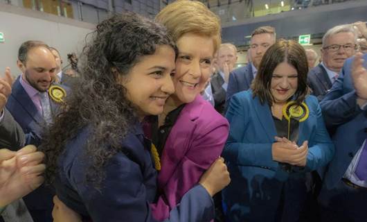 Genç Kürt kadın İskoçya tarihine geçti; Mültecilikten meclis üyeliğine