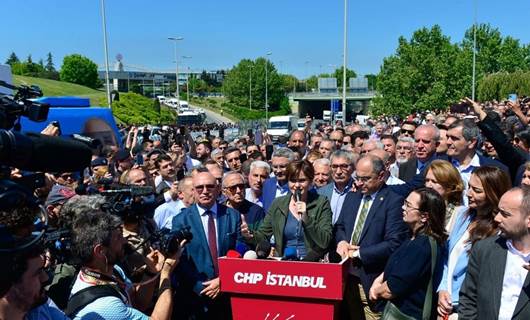 CHP'liler Atatürk Havalimanı önünde açıklama yaptı: Hesap soracağız