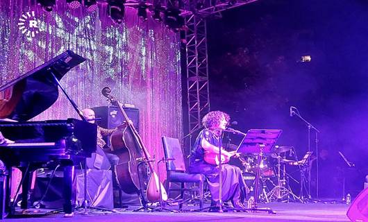 Kocaeli konseri iptal edilen Aynur Doğan ÖDTÜ'de sahne aldı