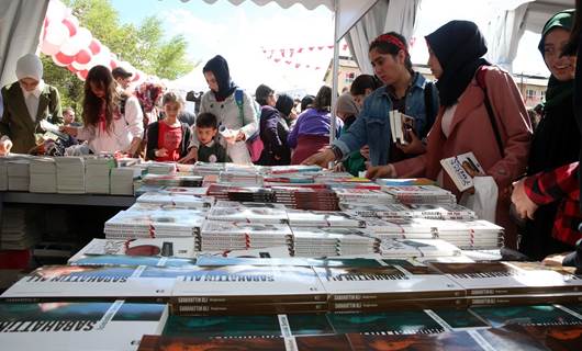 Weşanxaneyên Kurdî bo pêşengeha li Bedlîsê nehatine vexwendin