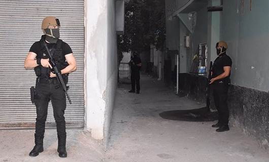 Adana'da ev baskınları: HDP'li yöneticiler de dahil çok sayıda gözaltı