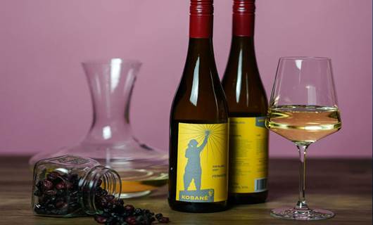 İki kardeş Almanya’da ‘Kobanê’ şarabı üretiyor
