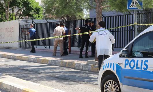 Urfa Cezaevi önünde silahlı saldırı: Bir kişi hayatını kaybetti