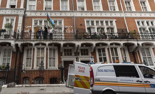 Azerbaycan’ın Londra Büyükelçiliği saldırıya uğradı