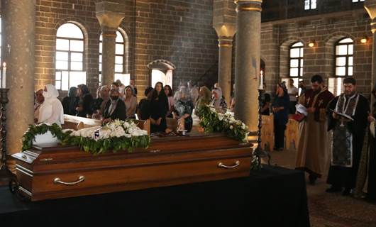 FOTO – Diyarbakır'daki tarihi kilisede 60 yıl sonra cenaze töreni yapıldı