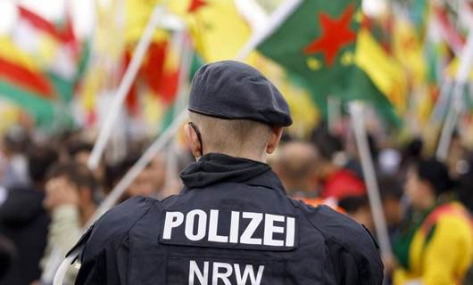 Almanya'da 6 Kürt için 'siyaset yasağı' konuldu