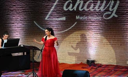 Kürt Soprano Pervin Çakar Erbil Kalesi’nde sevenleriyle buluştu