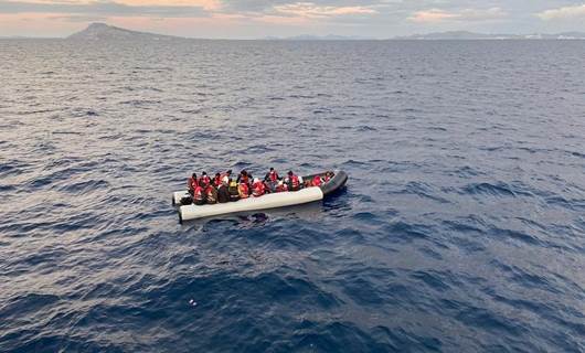 55 göçmen iki gündür Yunan sularında mahsur durumda