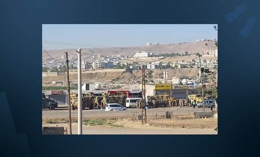 DEDAŞ elektrik sayaçları takmak için köye asker götürdü: Abluka sürüyor