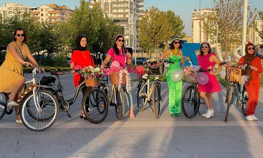 Diyarbakır’da ‘Süslü Kadınlar Bisiklet Turu’ düzenlendi