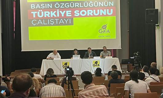 Akademisyen ve gazeteciler 'Türkiye'de basın özgürlüğünü’ tartıştı
