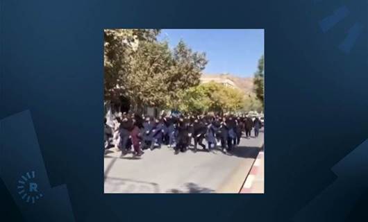 İran ve Rojhılat 18 gündür ayakta: Orta ve lise öğrencileri de gösteri düzenlendi