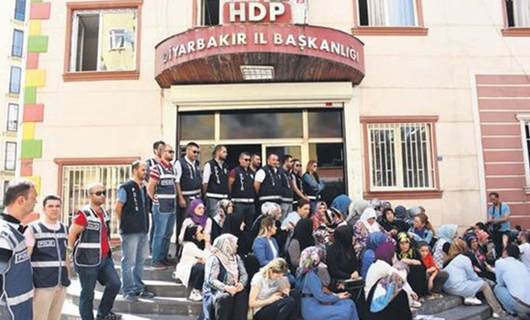 HDP Diyarbakır İl Binası mühürlendi