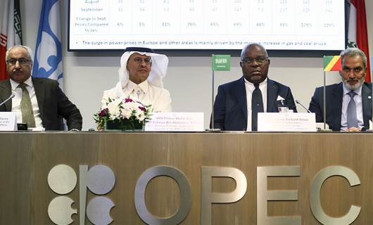 OPEC+ günlük petrol üretimini 2 milyon varil azaltma kararı aldı