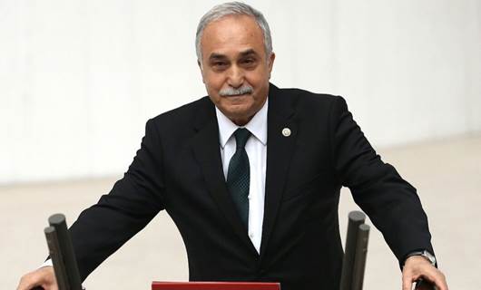Ahmet Eşref Fakibaba ji AK Partiyê û parlamenteriyê îstifa kir