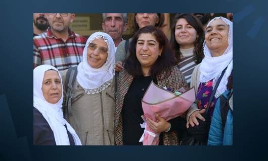 Kürt kadın yazar, 30 yıl sonra cezaevinden çıktı
