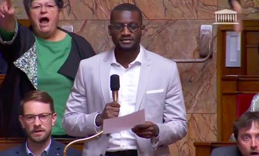 Fransa Parlamentosunda siyahi vekile ırkçı sataşma: Afrika'ya dön