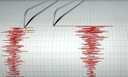 Ege Denizi ve İzmir'de birer saat arayla iki deprem
